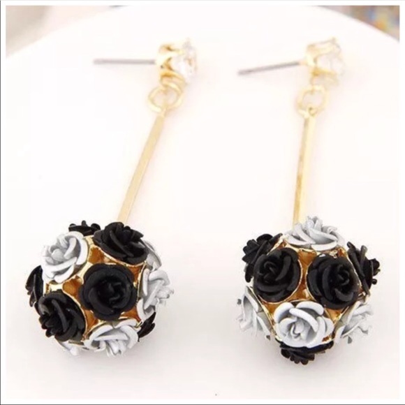 ‼️PRICE FIRM LAST CALL Long Flower Ball Earrings - Picture 5 of 5